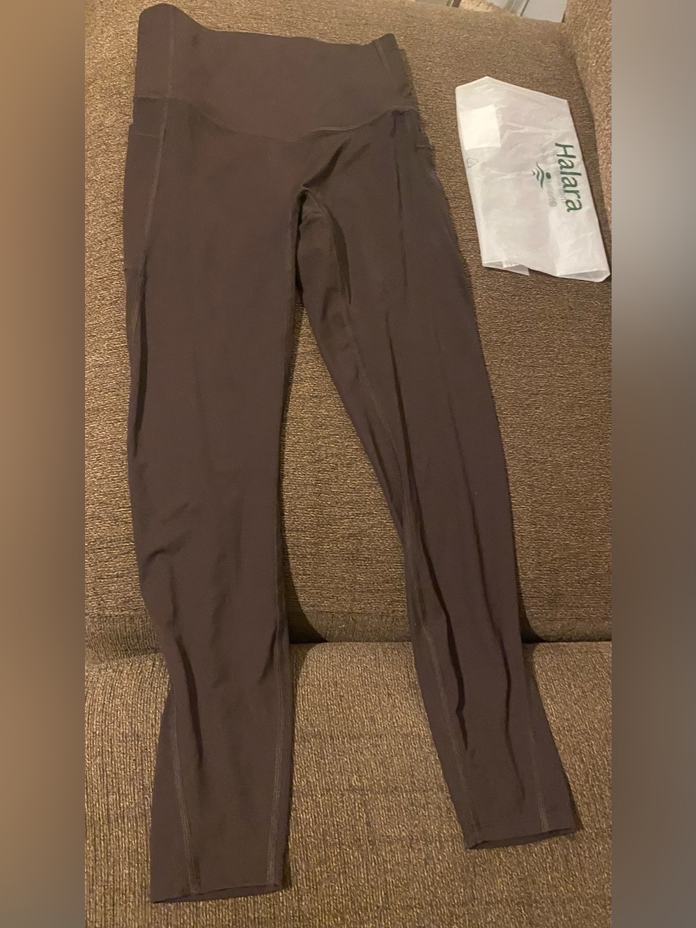 HALARA UltraSculpt High Waisted Tummy.
Control Pocket Shaping Training Leggings